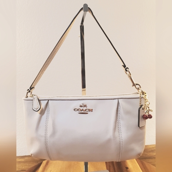 COACH MINI BAG IN PERFECT LIKE NEW CONDITION! - Picture 1 of 11